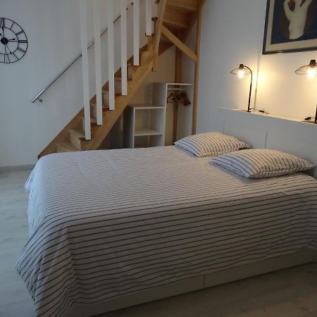 Les Petites Tuileries Bed & Breakfast Bray-sur-Seine Екстериор снимка
