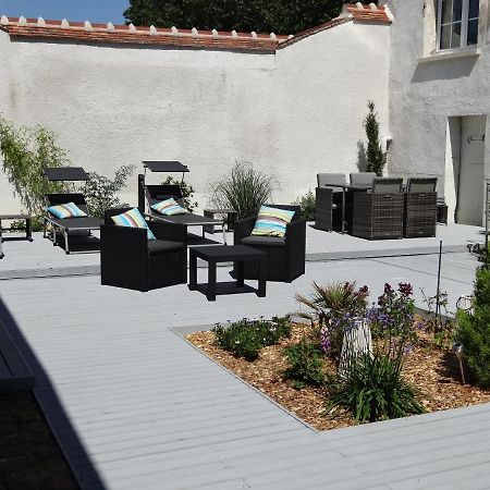Les Petites Tuileries Bed & Breakfast Bray-sur-Seine Екстериор снимка