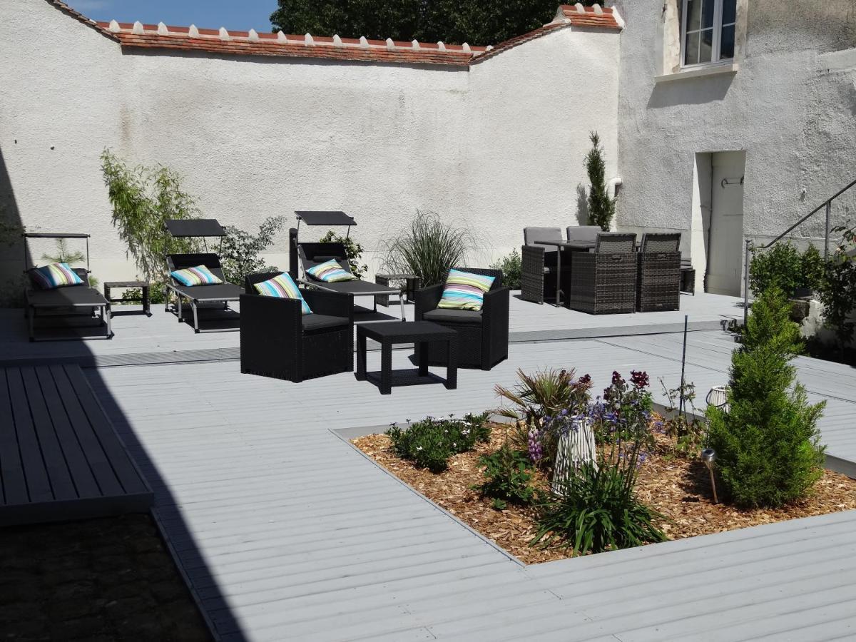 Les Petites Tuileries Bed & Breakfast Bray-sur-Seine Екстериор снимка